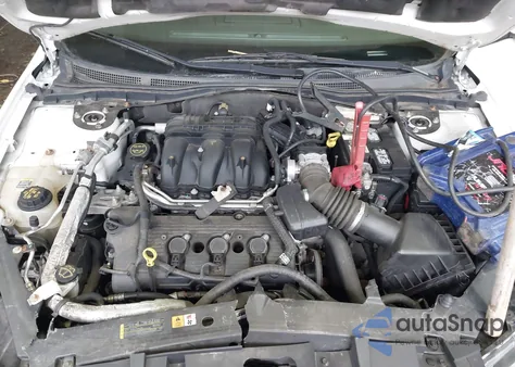 2011 Ford Fusion Se z USA, uszkodzony, nr VIN 3FAHP0HG3BR213033